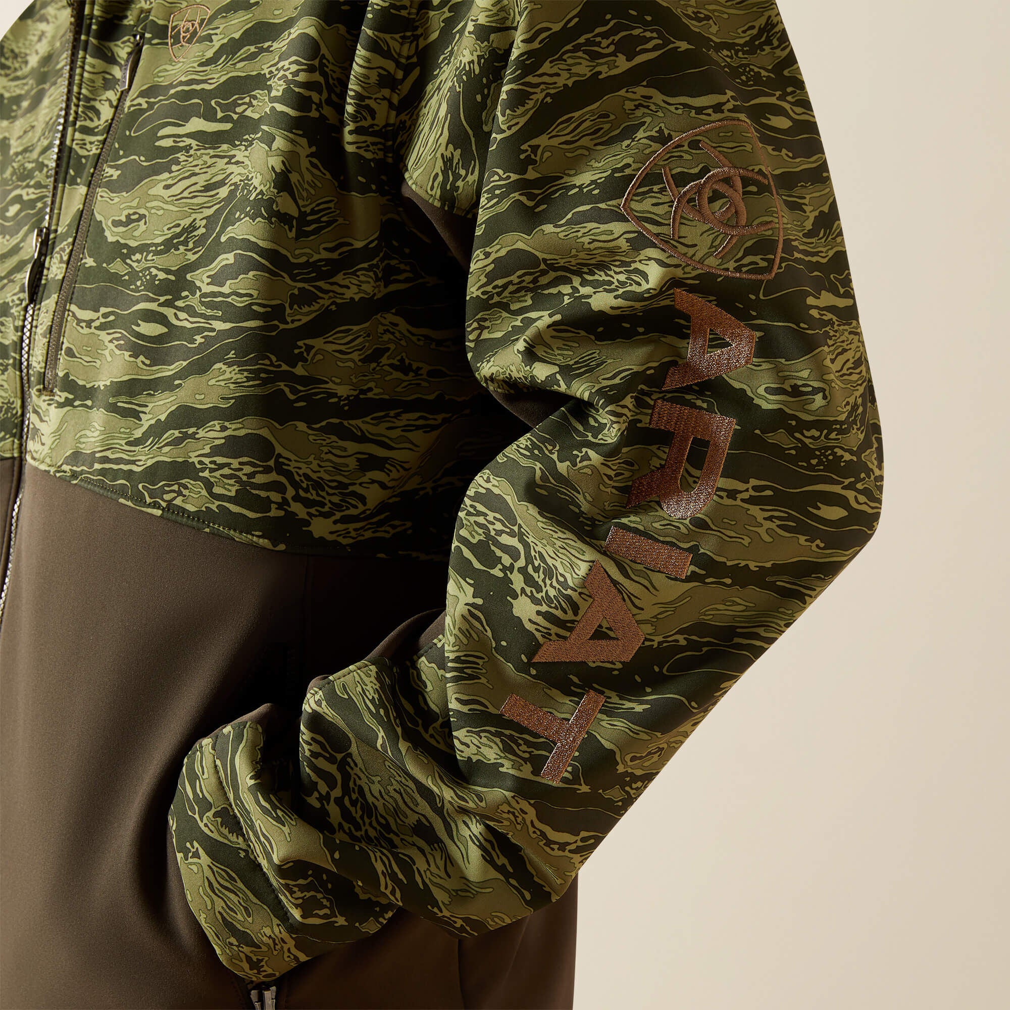 Ariat Logo Softshell Jacket Outlet