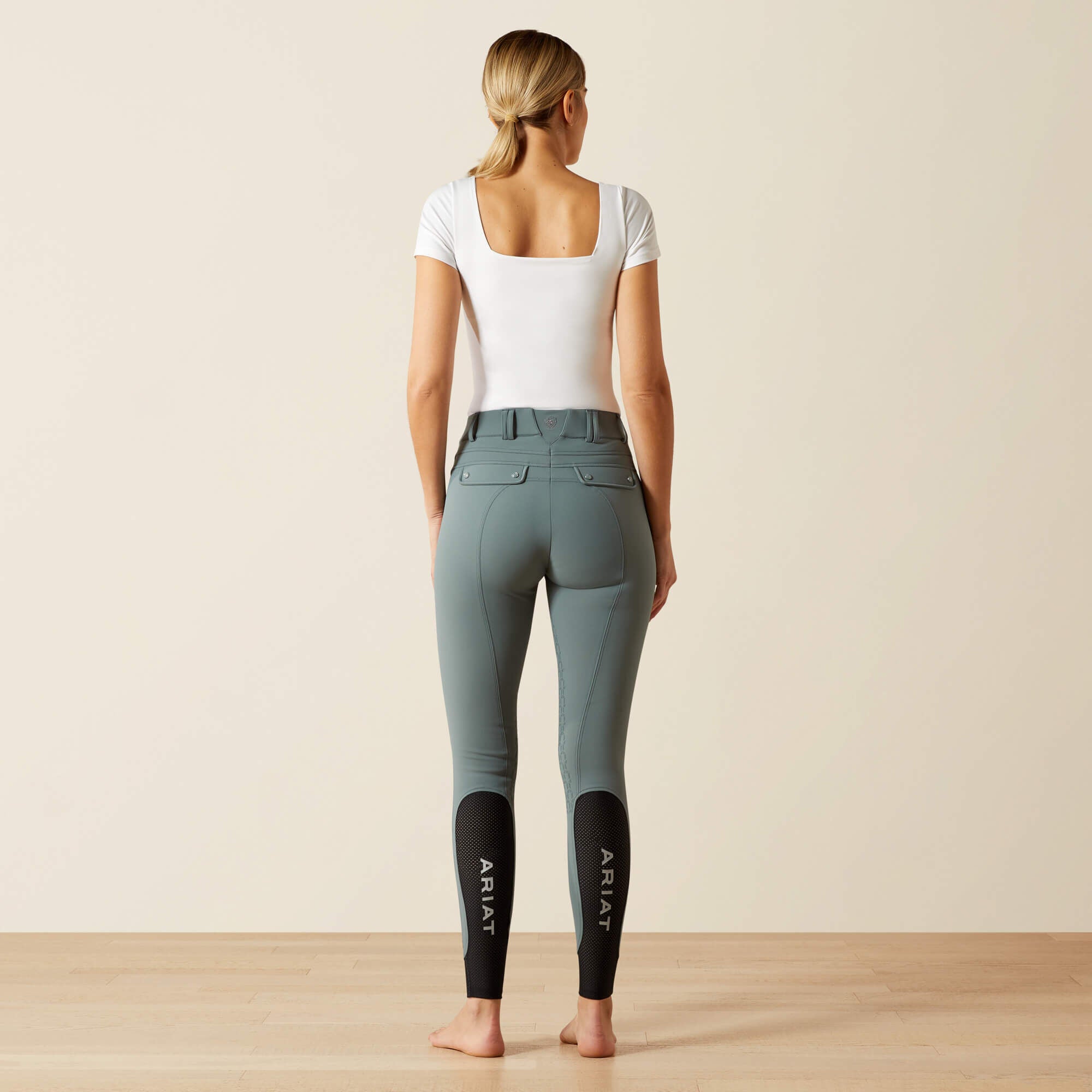 Ariat Tri Factor Vivacity Heat Half Grip Breech Outlet
