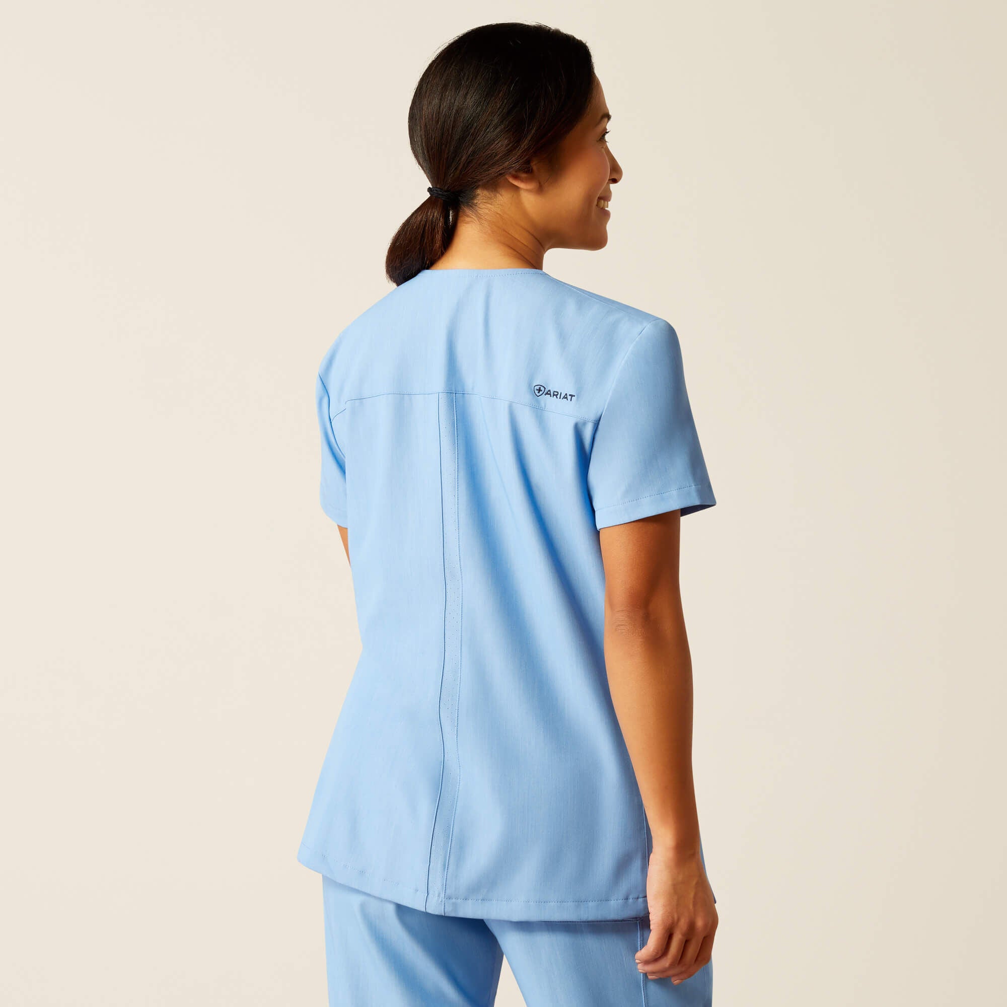 Ariat Clara 6 Pocket Scrub Top Outlet