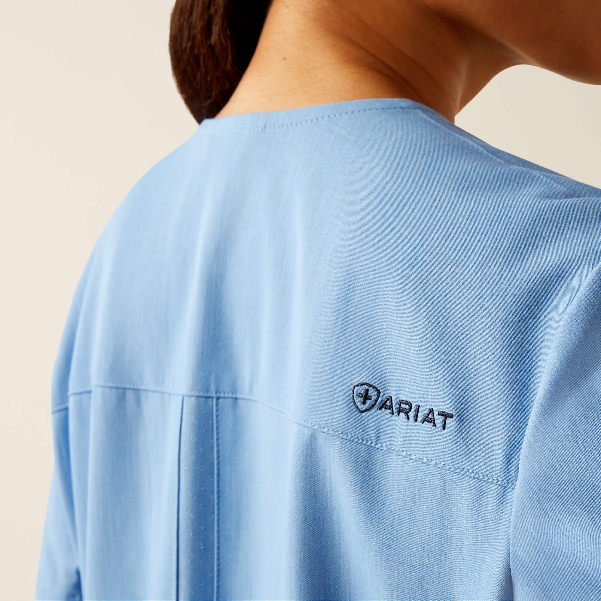Ariat Clara 6 Pocket Scrub Top Outlet