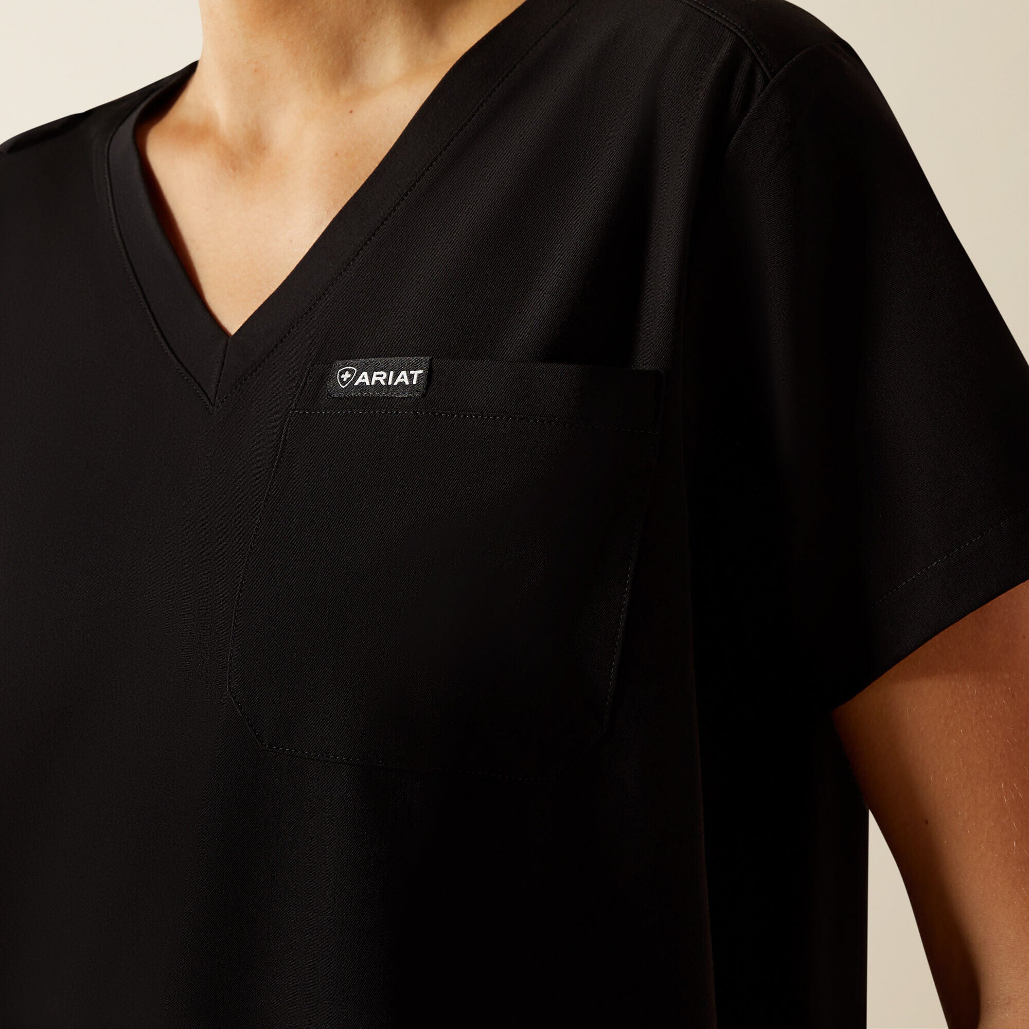 Ariat Beth Basic Scrub Top Outlet